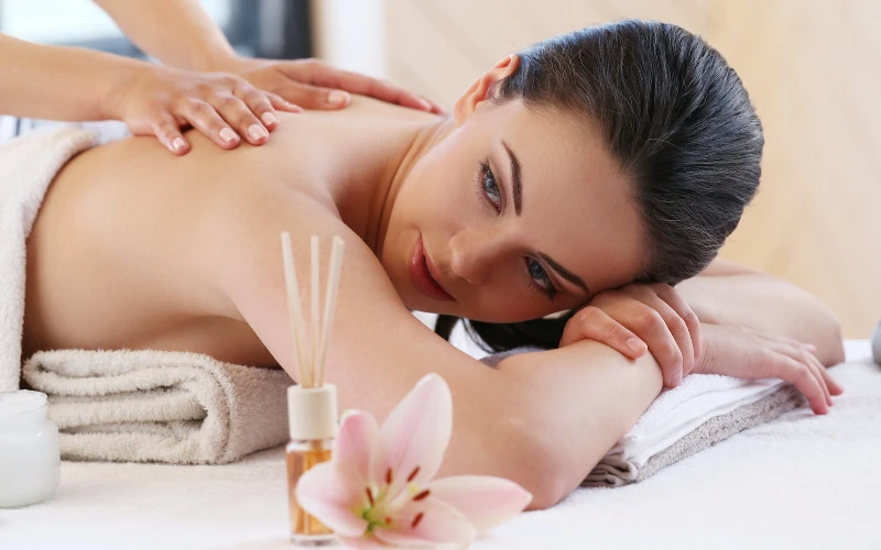 Phù hợp cho người muốn thư giãn sâu, giảm căng thẳng, mệt mỏi, và những ai bị mất ngủ hay đau mỏi vai gáy (Nguồn: Internet)
