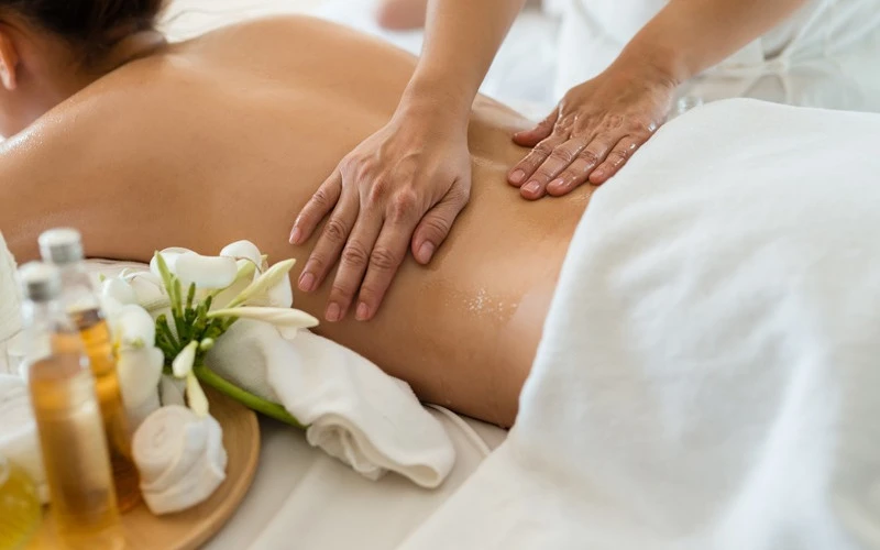Natural essential oils with pure aromas help to calm the nerves and effectively reduce stress (Source: internet)