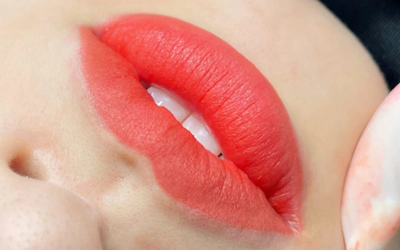 Baby lips collagen injection brings plumper and softer lips (Source: Internet)