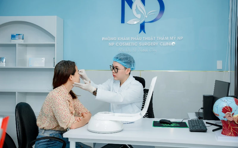 100% liệu trình được thực hiện bởi đội ngũ bác sĩ chuyên khoa thẩm mỹ tại NP SPA (Nguồn: NP SPA)