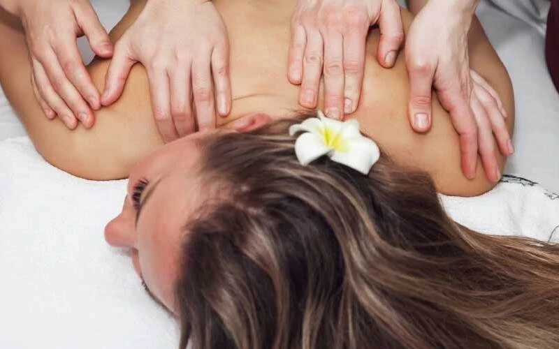 Four-hand massage 60 minutes (Source: Internet)