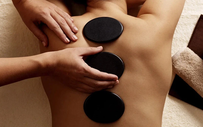 The Hot stone massage 60 minutes procedure (Source: Internet).