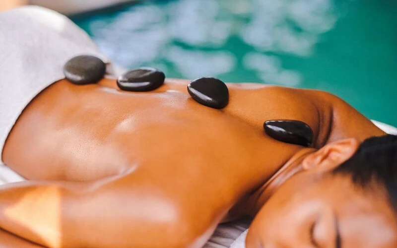 Hot stone massage 90 minutes procedure (Source: Internet)