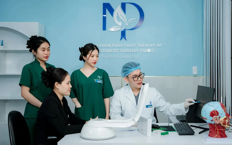 Professional acne skincare specialist team (Source: NP SPA)