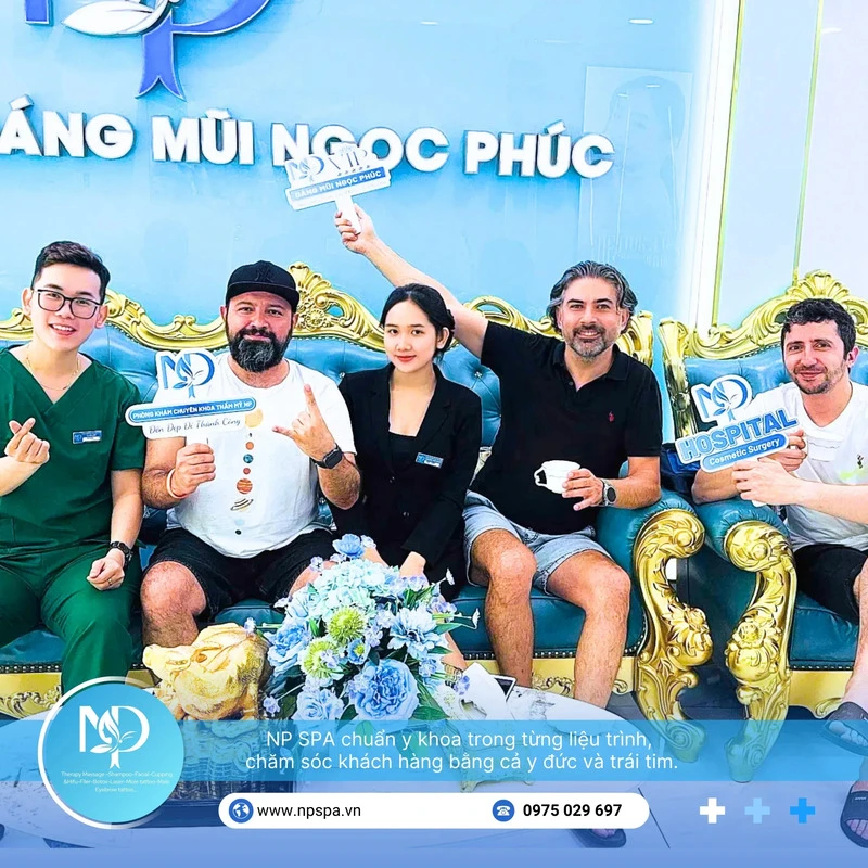 Khách hàng hài lòng với dịch vụ massage đá nóng 90 phút (Nguồn: NP SPA)