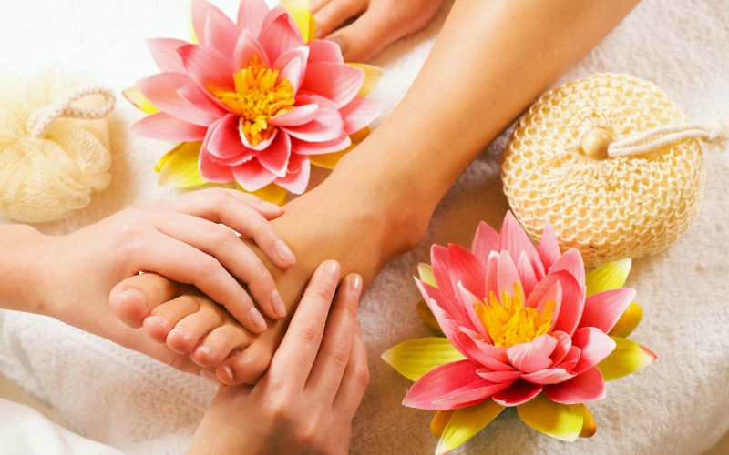 Deep massage and acupressure (Source: Internet)