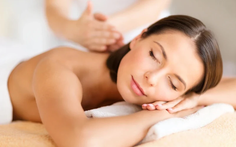 Swedish massage is effective in relieving aches and pains. (Source: Internet)